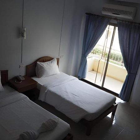 Ritzy House Hotel Chumphon Eksteriør bilde