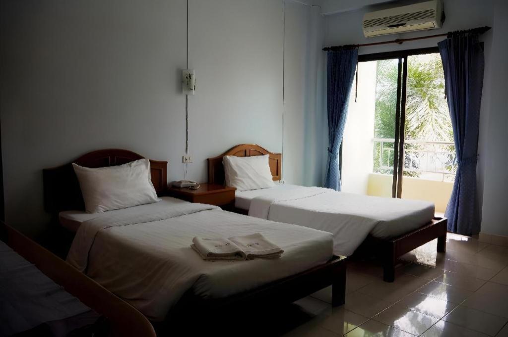 Ritzy House Hotel Chumphon Eksteriør bilde