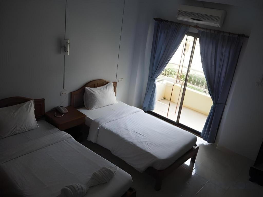 Ritzy House Hotel Chumphon Eksteriør bilde