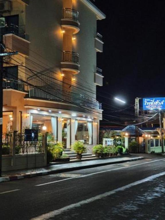Ritzy House Hotel Chumphon Eksteriør bilde