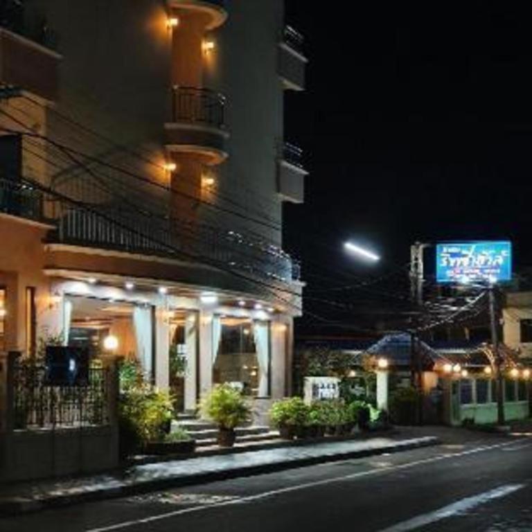 Ritzy House Hotel Chumphon Eksteriør bilde