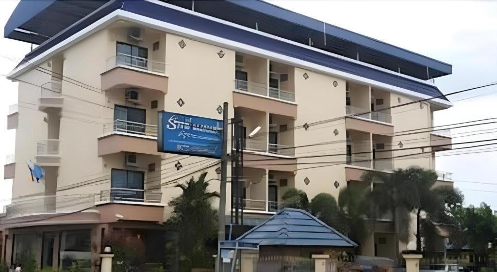 Ritzy House Hotel Chumphon Eksteriør bilde