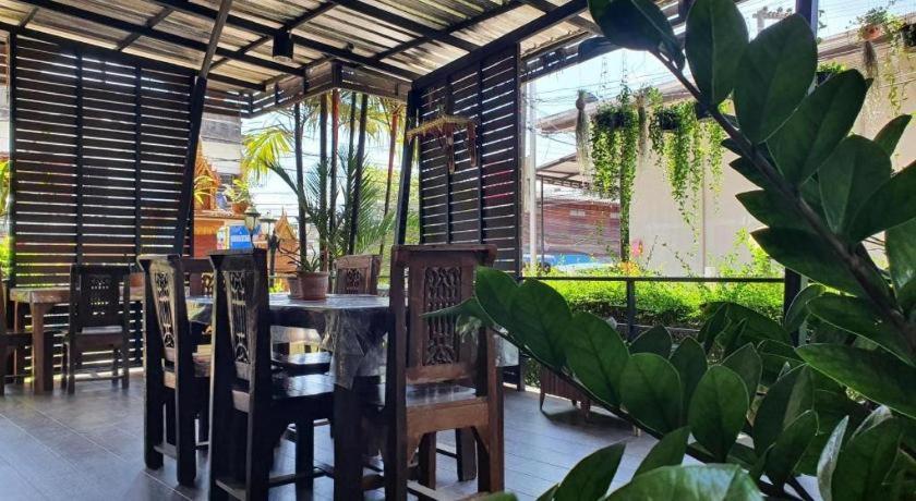 Ritzy House Hotel Chumphon Eksteriør bilde