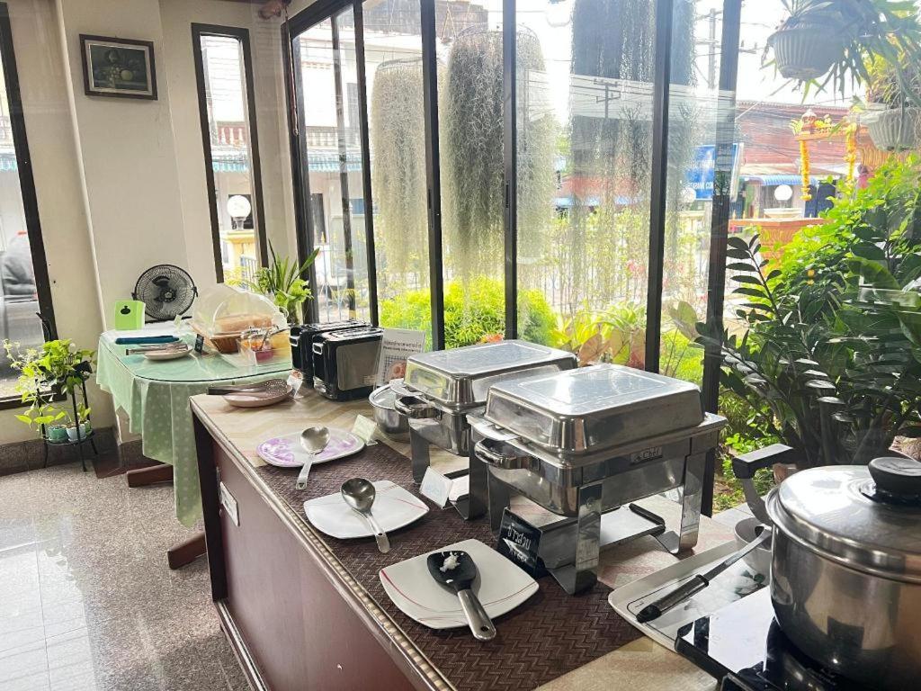 Ritzy House Hotel Chumphon Eksteriør bilde