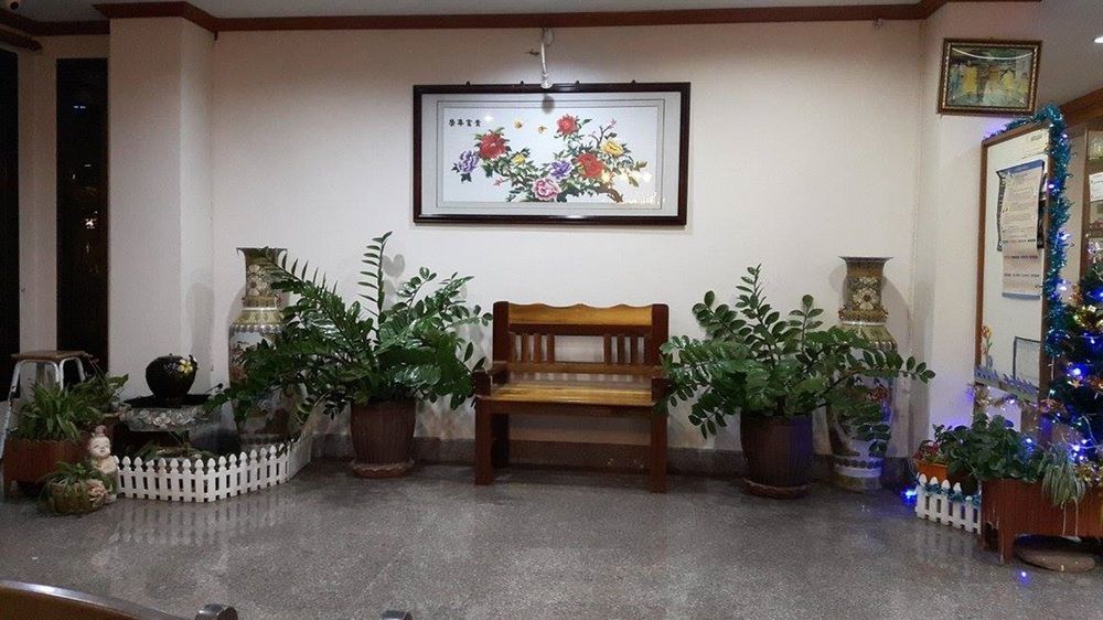 Ritzy House Hotel Chumphon Eksteriør bilde